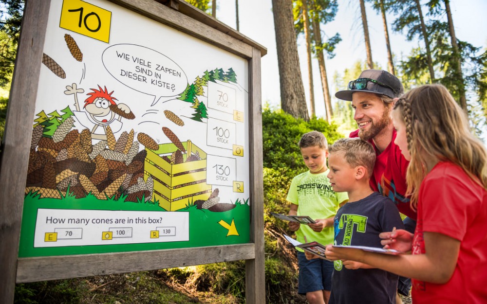 Die Rätselstation © Flachau Tourismus, Markus Berger, zooom productions GmbH