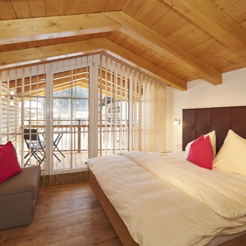 Schlafzimmer mit großem Balkon
